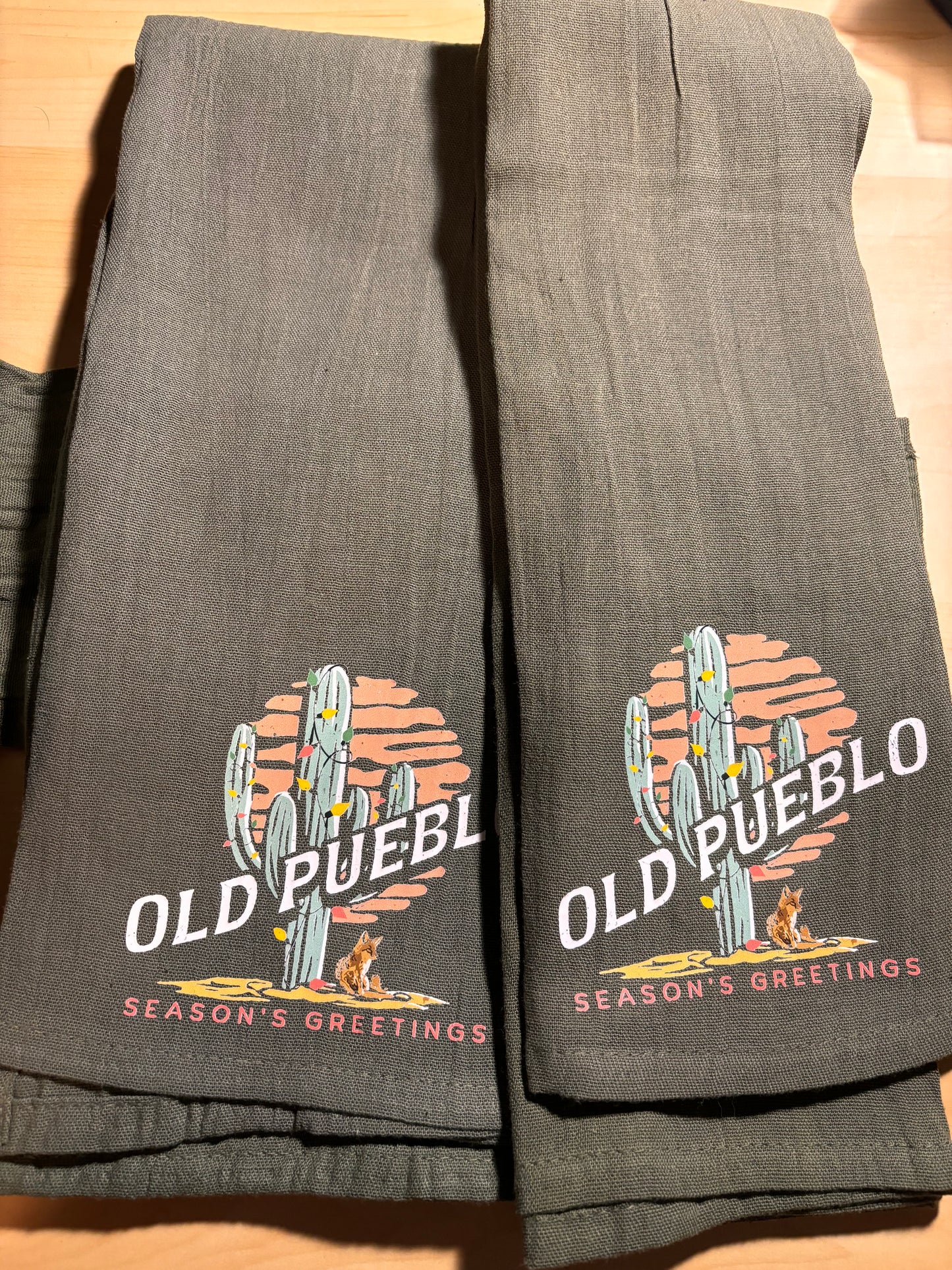 SEASON’S GREETINGS KITCHEN TOWEL